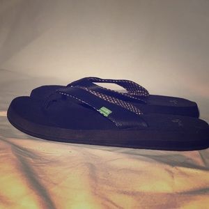 Sanuk sandels, memory foam, black, size 8